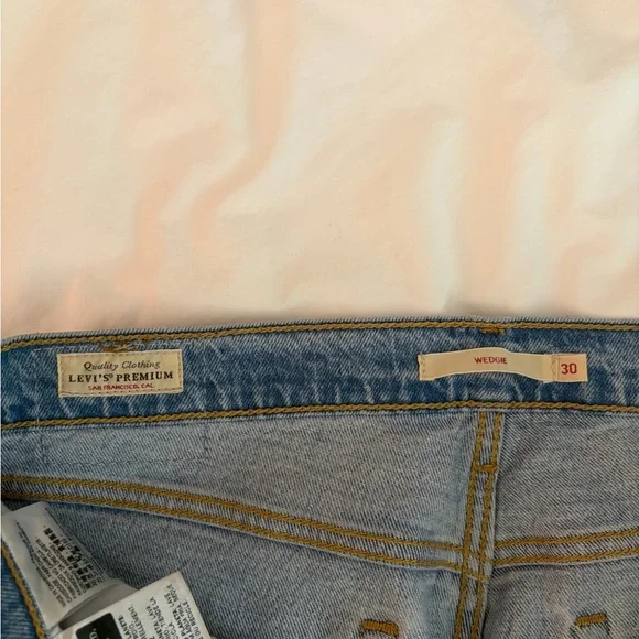 Levi’s Wedgie Straight Jeans - Picture 3 of 4